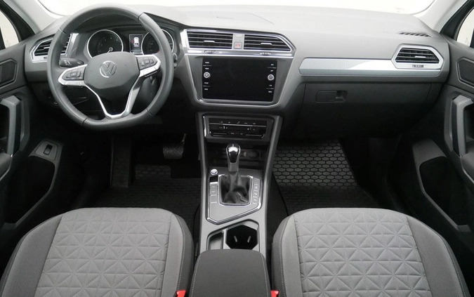 Volkswagen Tiguan cena 121799 przebieg: 35332, rok produkcji 2022 z Frombork małe 211
